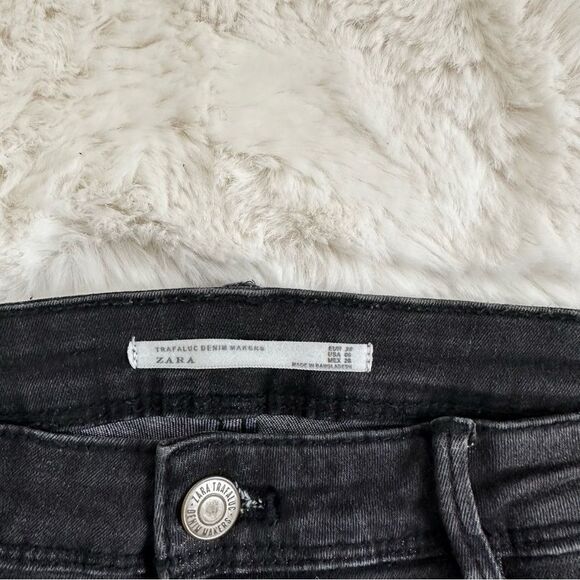 Zara Trafaluc black skinny jeans size 6 w small single knee rips - Picture 9 of 10